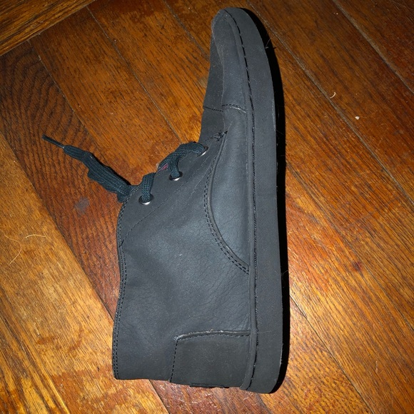 Pink Converse, small tear - Picture 8 of 8